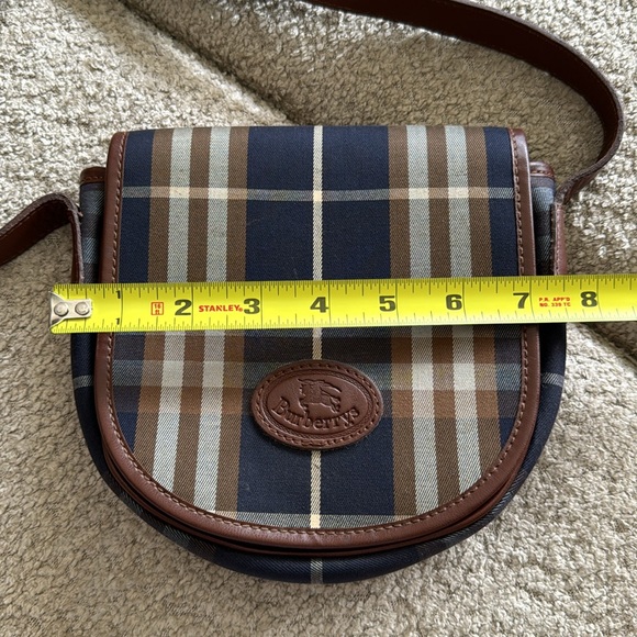 Burberry’s Small Crosshody Bag - Picture 11 of 14